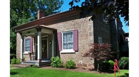 Maxwell Creek Inn Bed & Breakfast